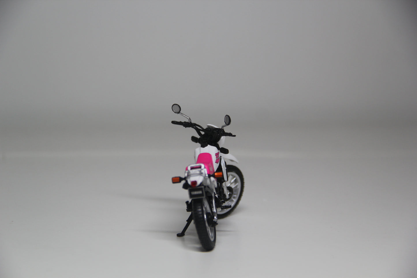 YAMAHA DT 50 LC White and Pink