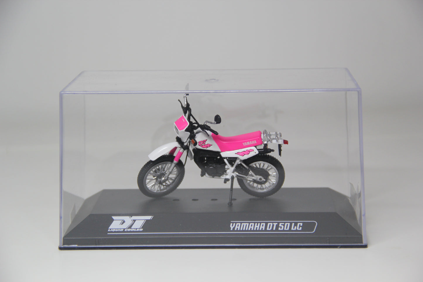 YAMAHA DT 50 LC White and Pink