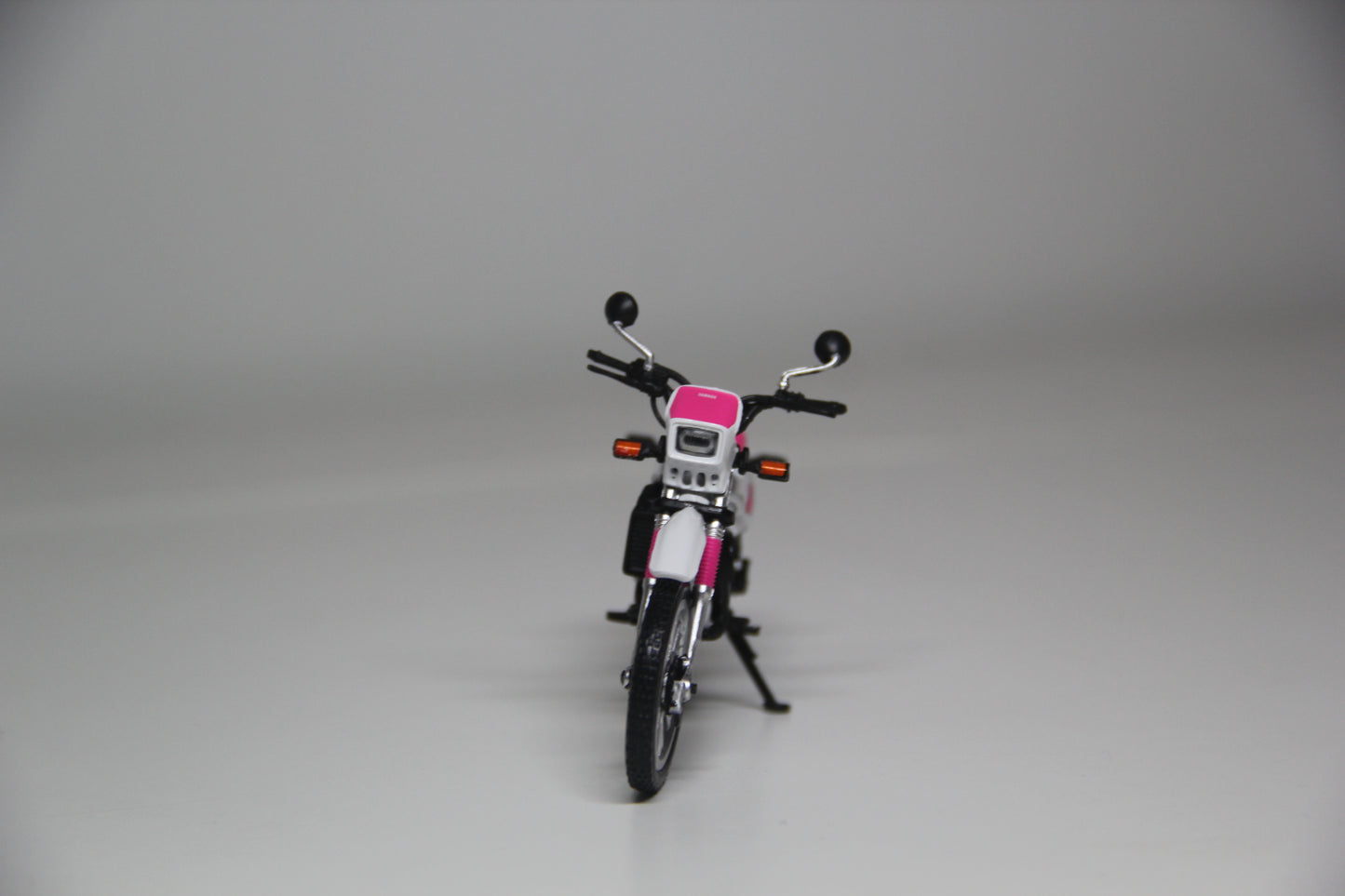 YAMAHA DT 50 LC White and Pink